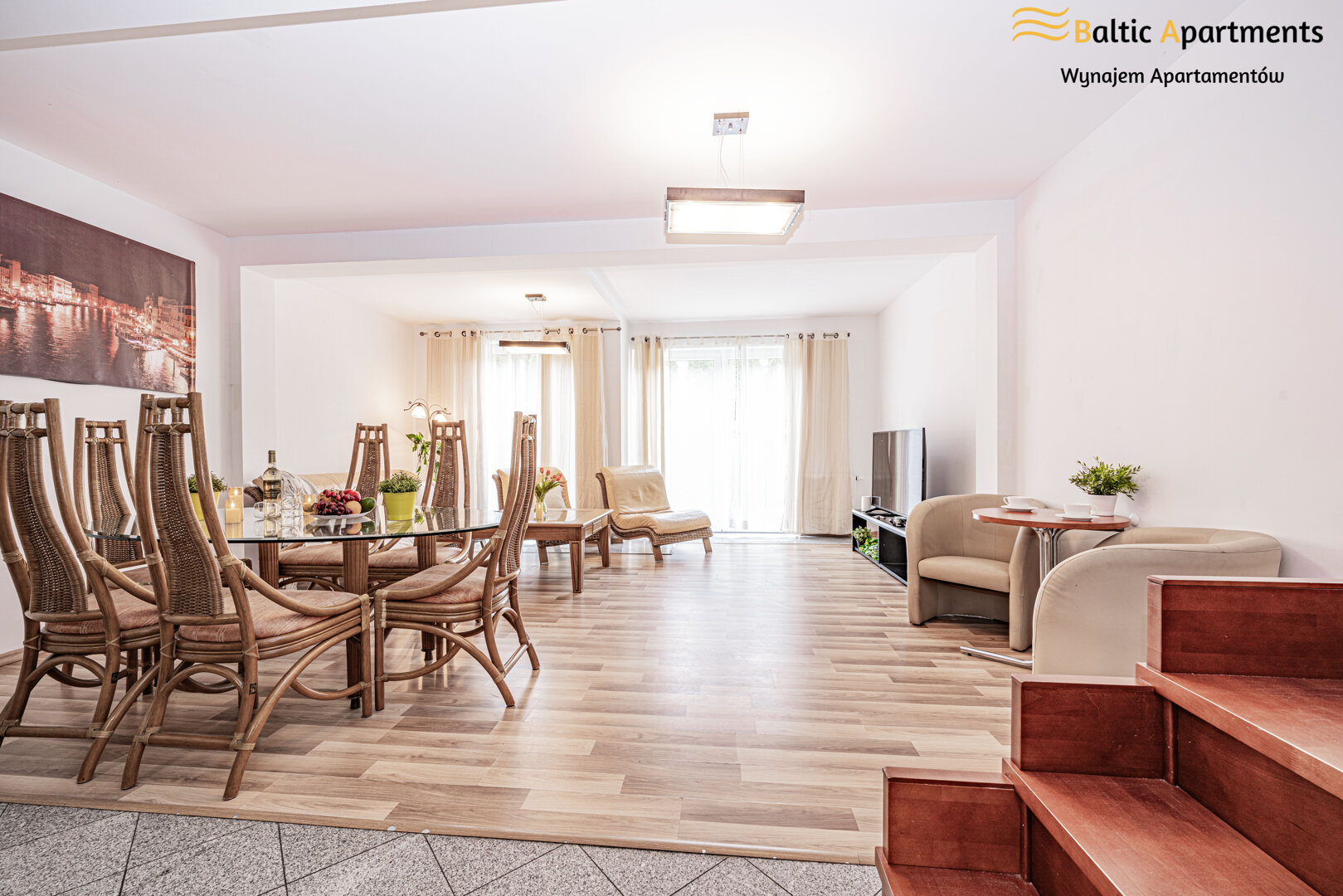 Holiday House J Holiday House J