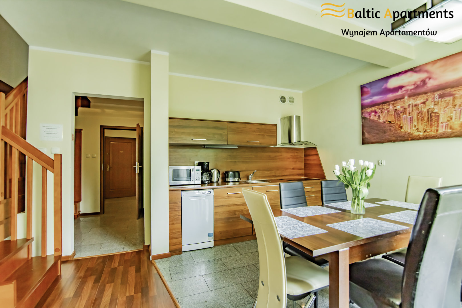 Holiday House H Holiday House H